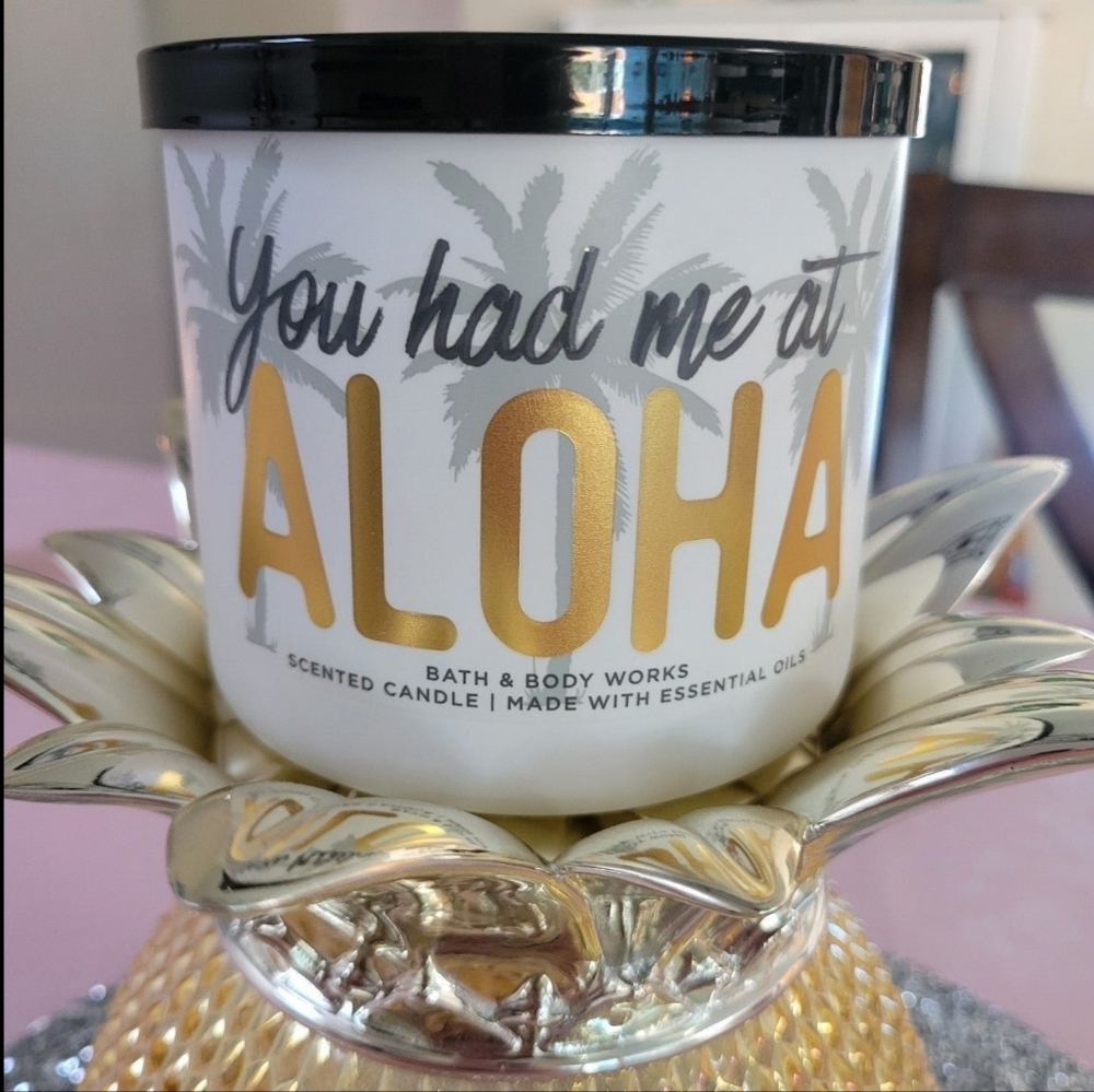 Bath and Body 'You Had Me at Aloha' Candle NEW